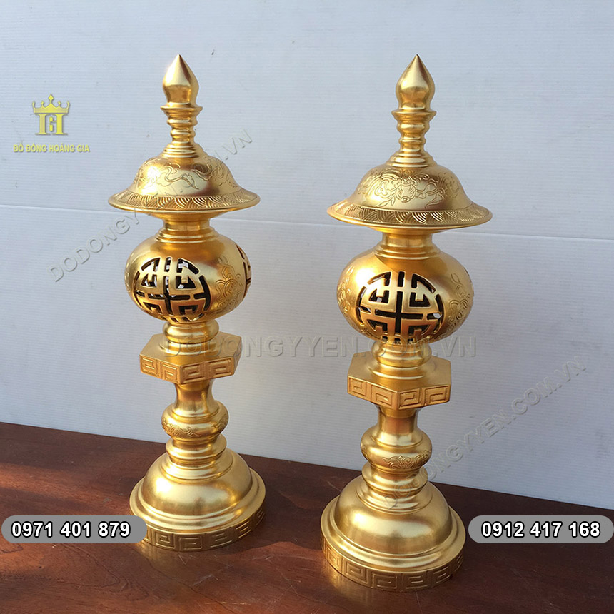 N&ecirc;n d&ugrave;ng đ&egrave;n thờ bằng đồng đ&egrave;n điện hay đ&egrave;n dầu cho ban thờ gia ti&ecirc;n?
